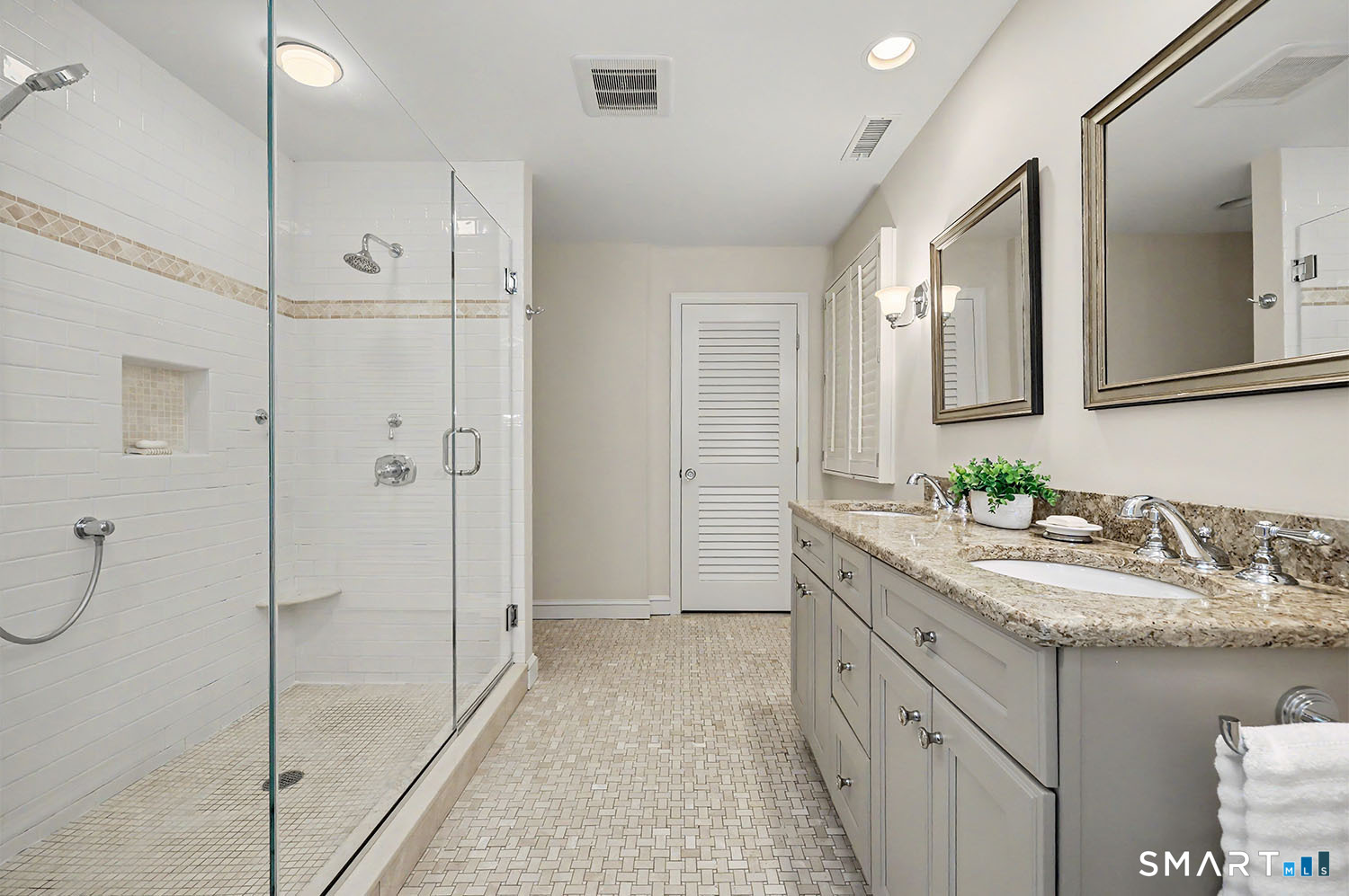 942 South Pine Creek Road Fairfield CT 06824