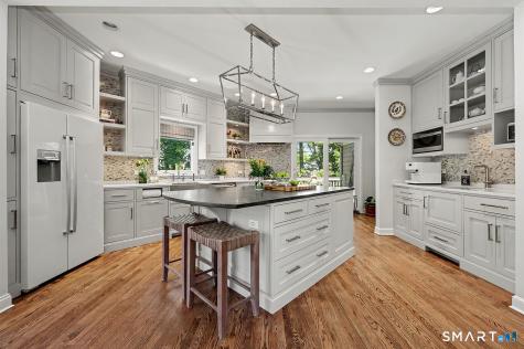 942 South Pine Creek Road Fairfield CT 06824
