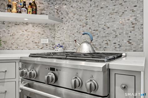 942 South Pine Creek Road Fairfield CT 06824