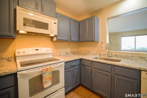 136 Pembroke Road Danbury CT 06811