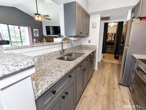 15 Crown Knoll Court Groton CT 06340