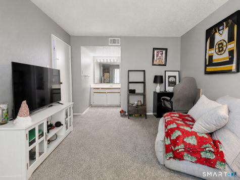 15 Crown Knoll Court Groton CT 06340