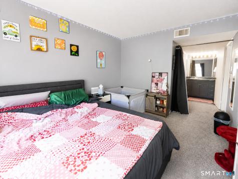 15 Crown Knoll Court Groton CT 06340