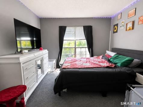 15 Crown Knoll Court Groton CT 06340