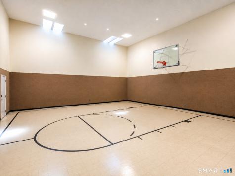 15 Crown Knoll Court Groton CT 06340
