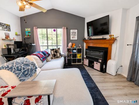 15 Crown Knoll Court Groton CT 06340
