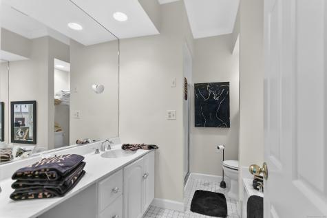 80 Bywater Lane Bridgeport CT 06605
