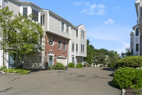 80 Bywater Lane Bridgeport CT 06605