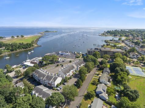 80 Bywater Lane Bridgeport CT 06605