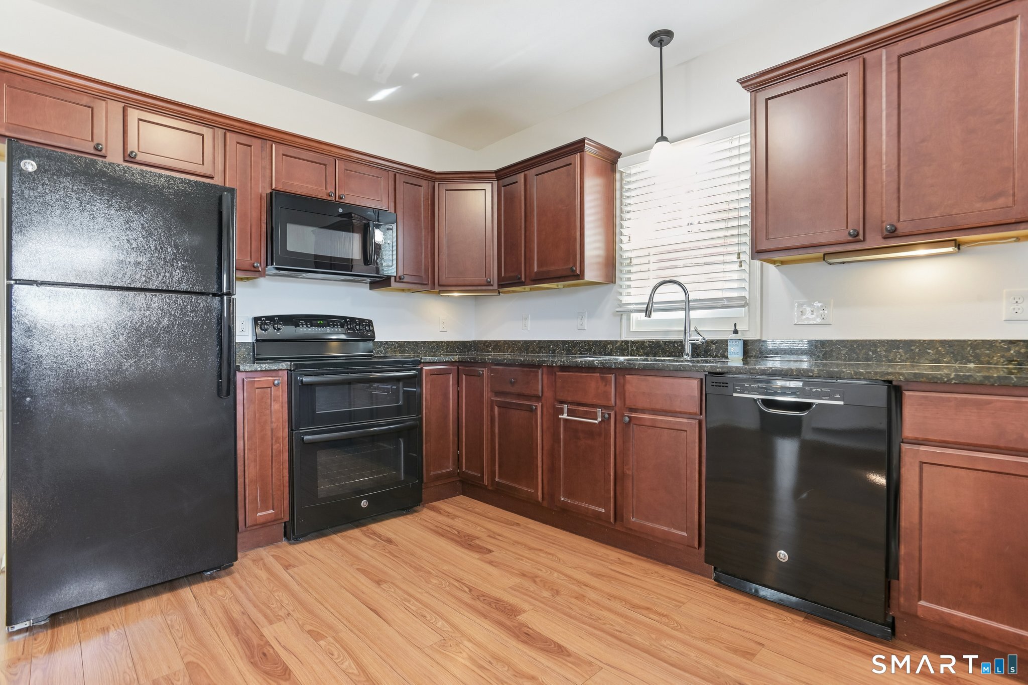 2 Coit Street New London CT 06320