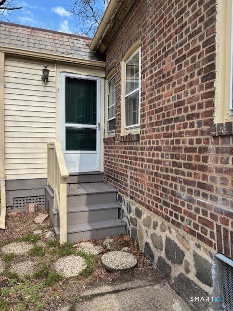 347 Iranistan Avenue Bridgeport CT 06604