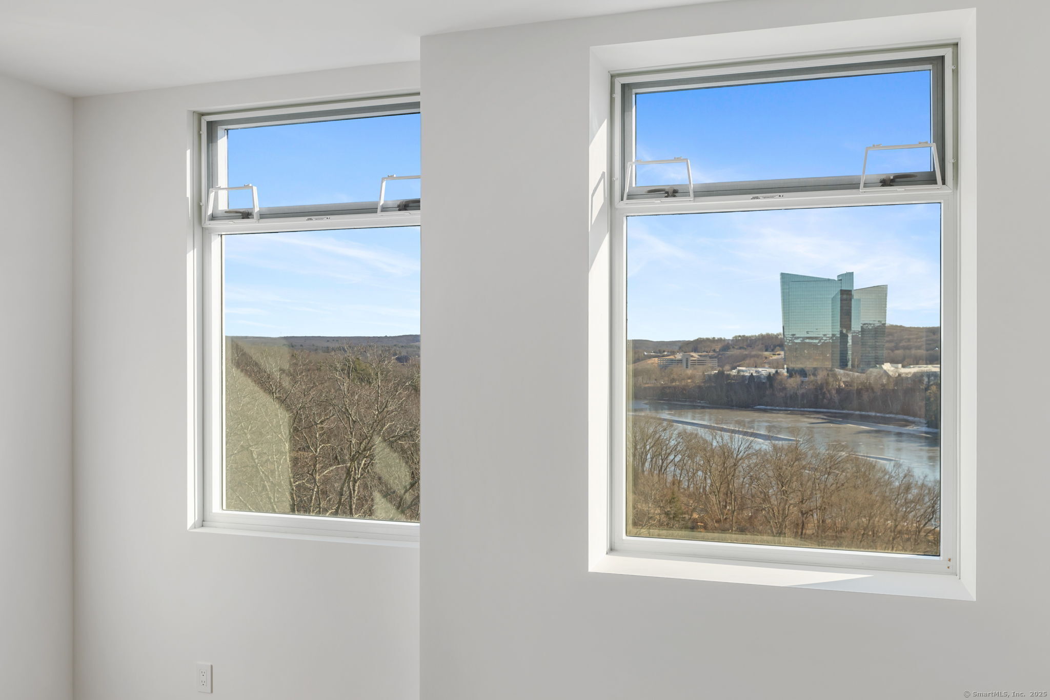 586 West Thames Street Norwich CT 06360