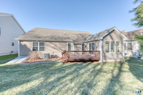 18 Compass Court East Lyme CT 06357