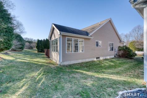 18 Compass Court East Lyme CT 06357