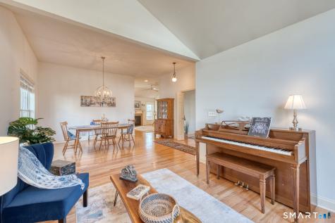 18 Compass Court East Lyme CT 06357