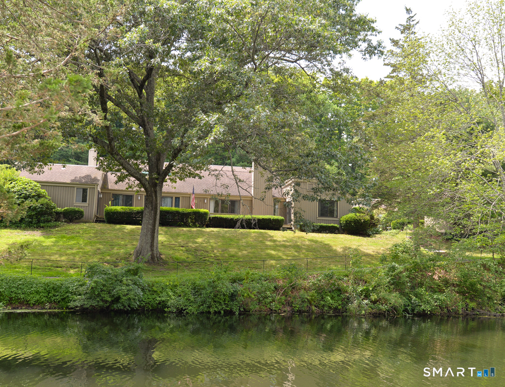 16 Heritage Village Southbury CT 06488