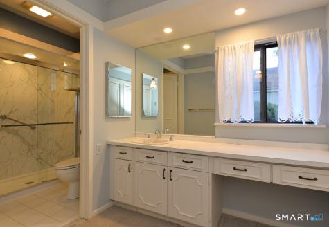 16 Heritage Village Southbury CT 06488