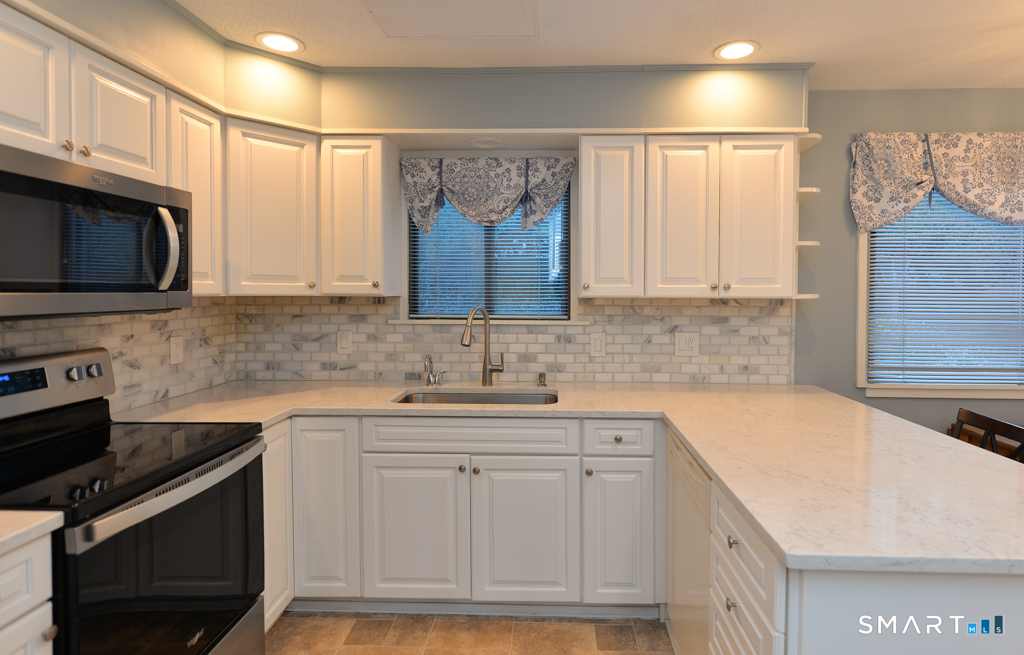 16 Heritage Village Southbury CT 06488