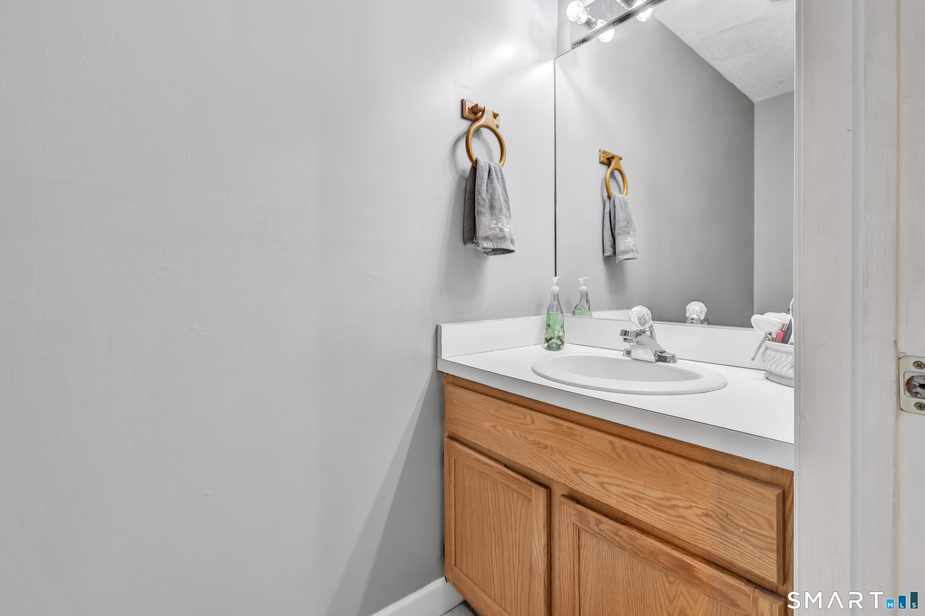 173 Russo Avenue East Haven CT 06513