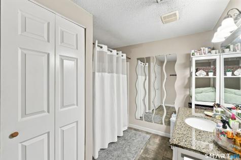 4 Clubhouse Drive Cromwell CT 06416