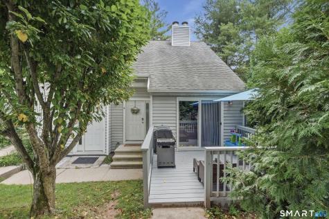 4 Clubhouse Drive Cromwell CT 06416