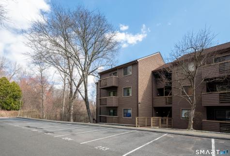 166 Old Brookfield Road Danbury CT 06811