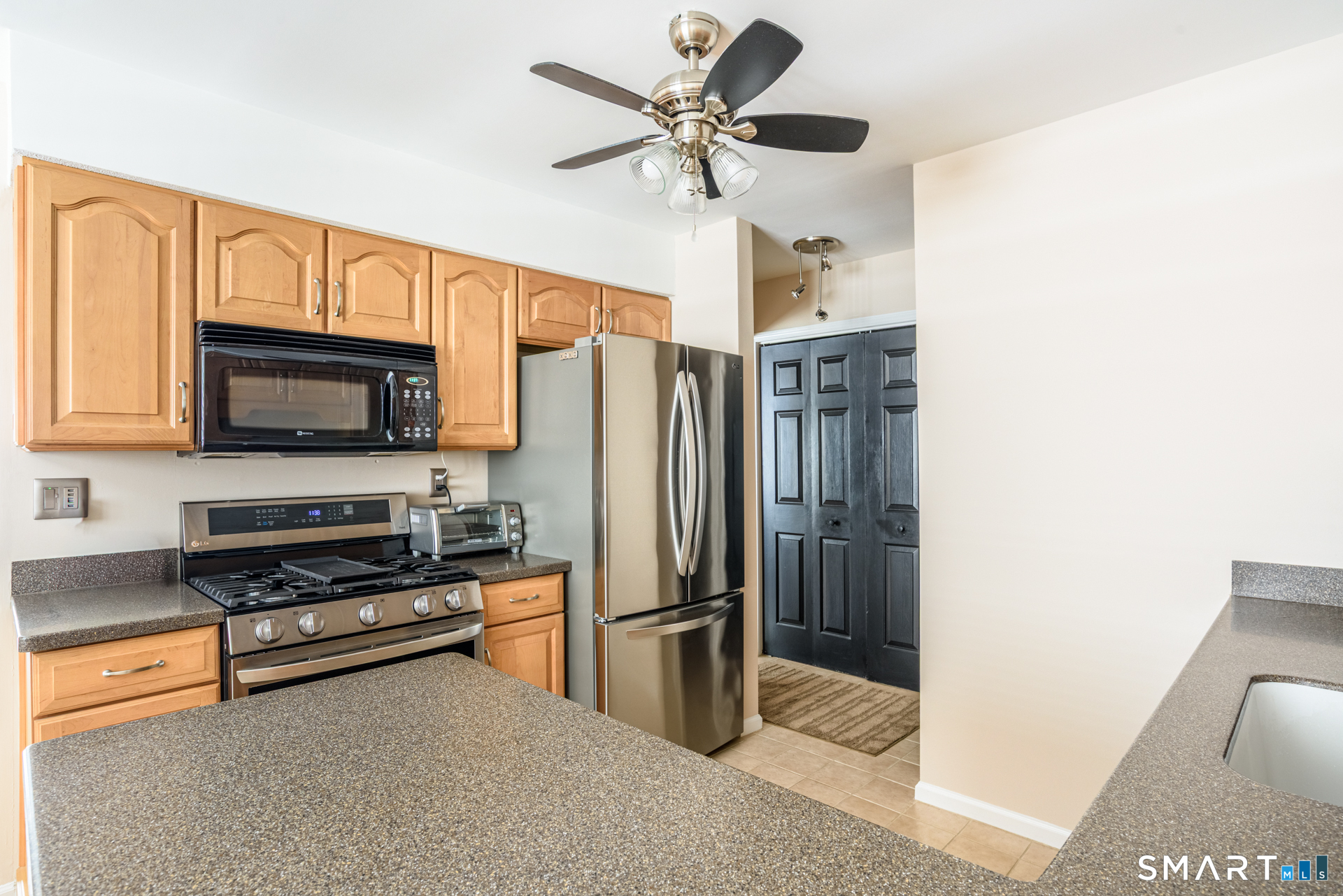 43 Country Walk Shelton CT 06484