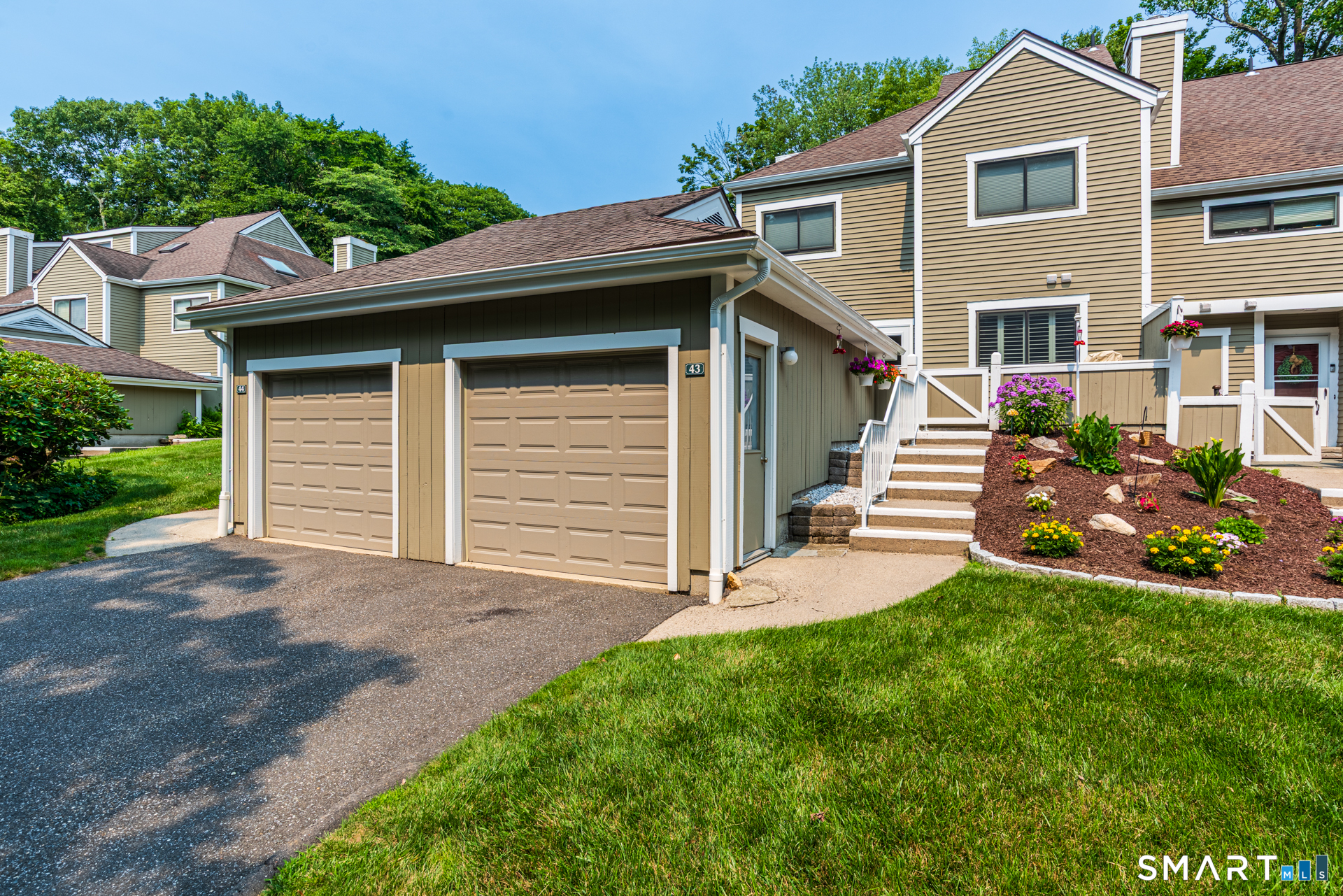 43 Country Walk Shelton CT 06484