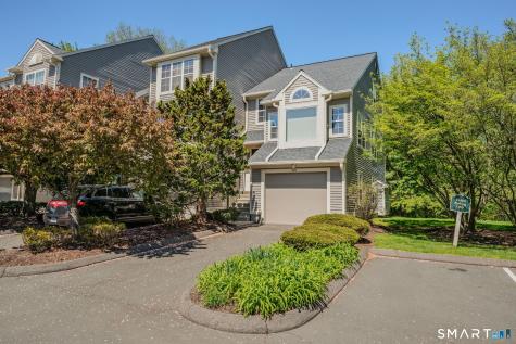 220 Algonquin Trail Trumbull CT 06611