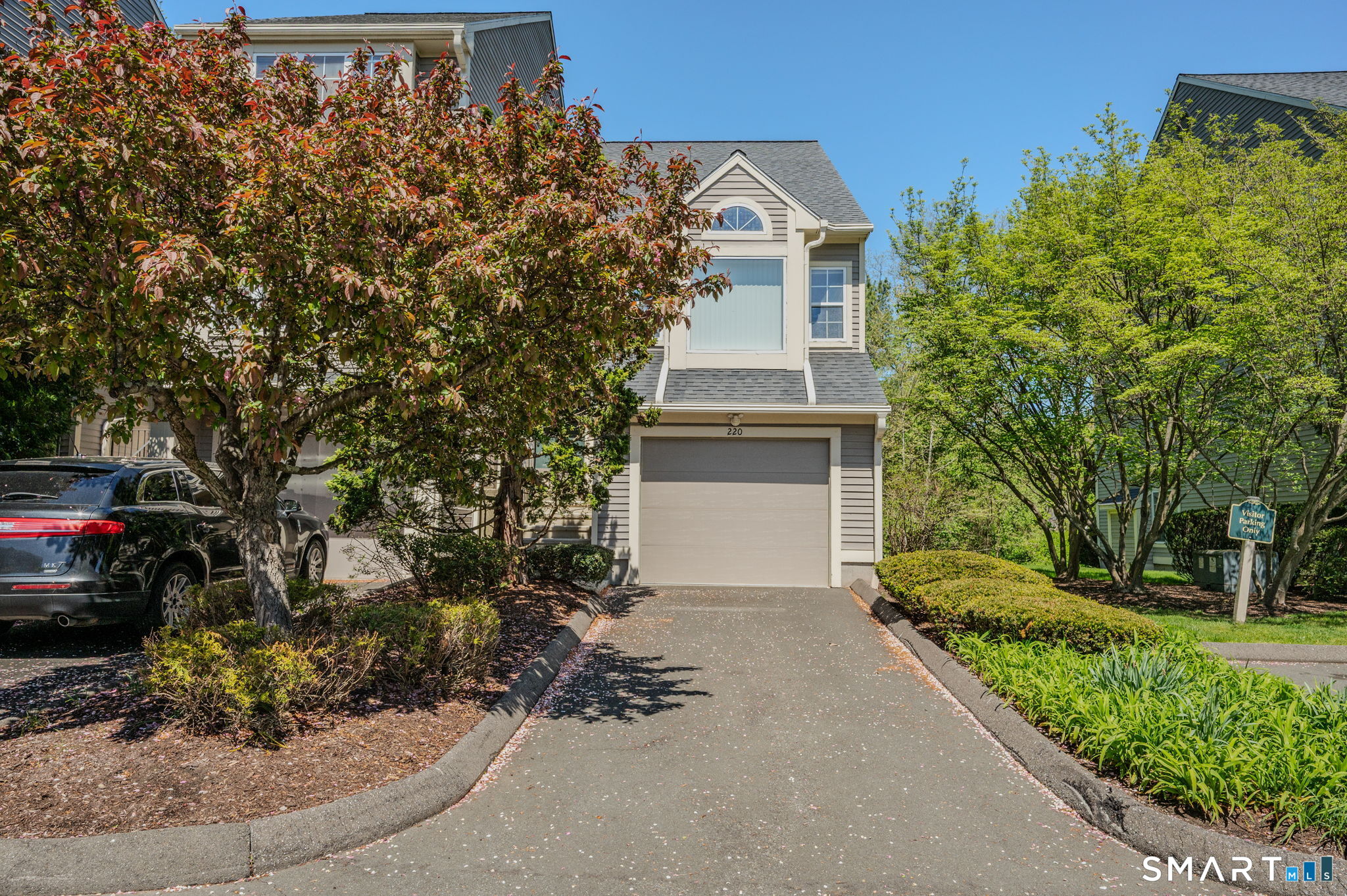 220 Algonquin Trail Trumbull CT 06611