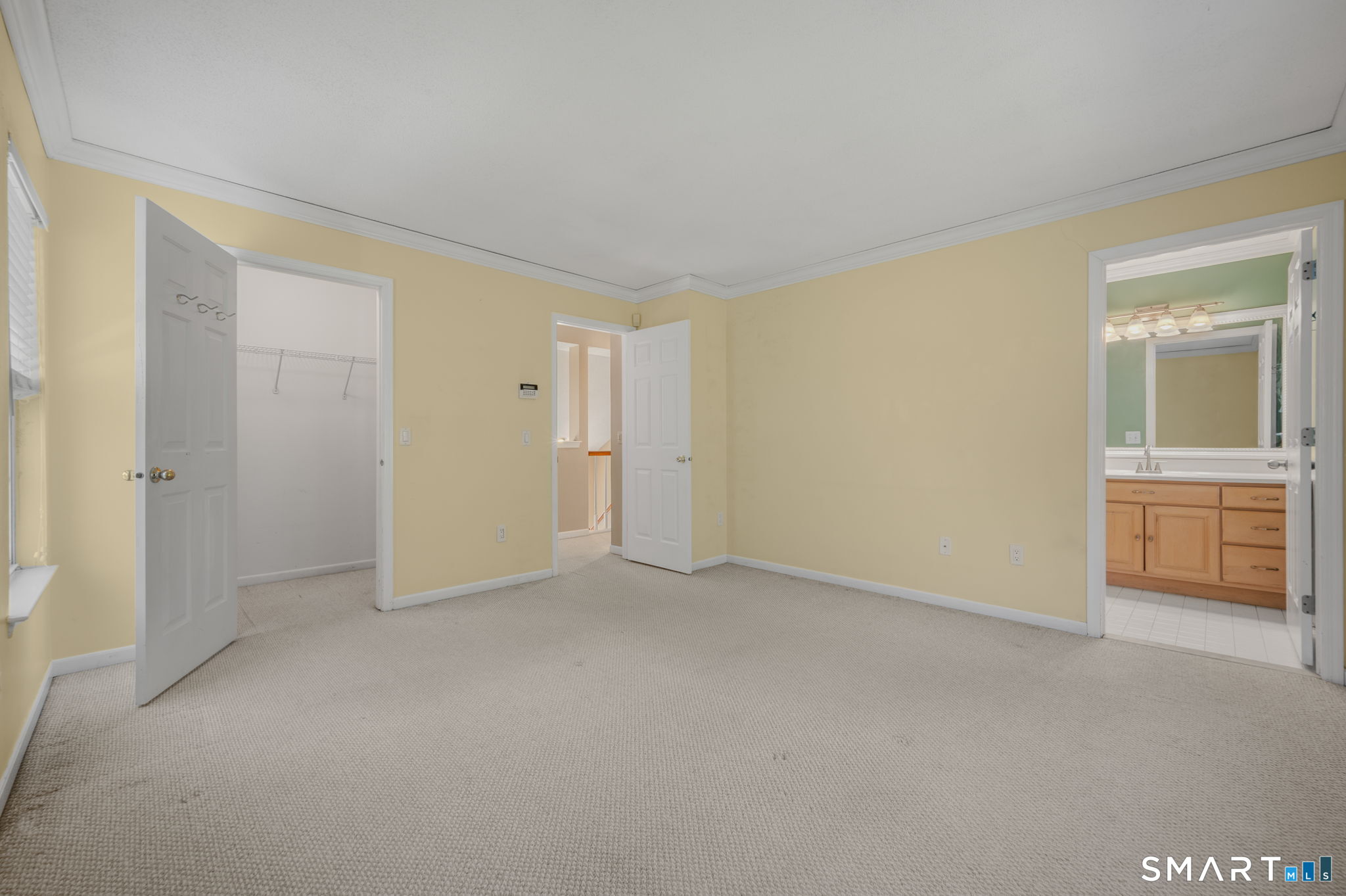 220 Algonquin Trail Trumbull CT 06611