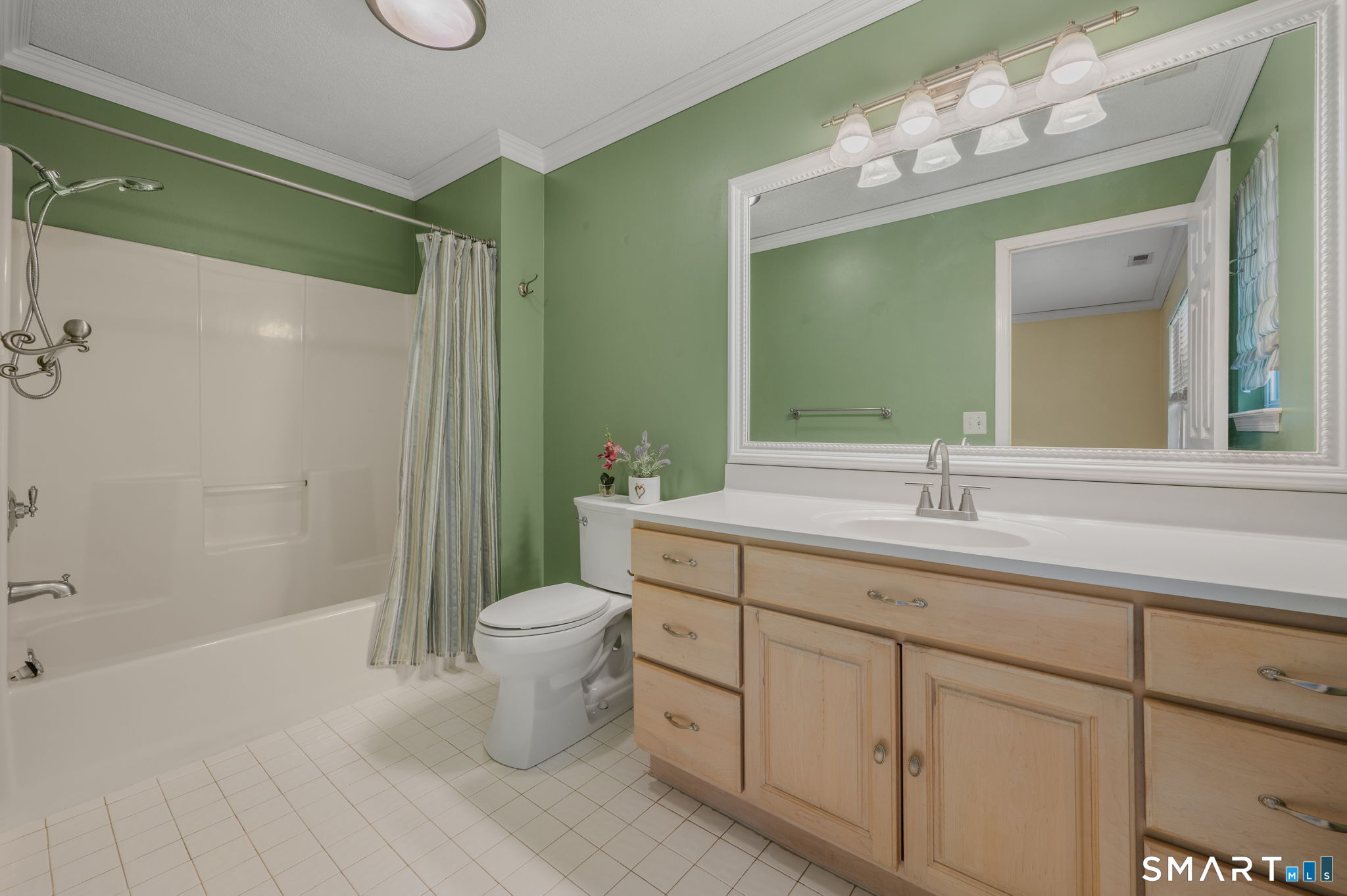 220 Algonquin Trail Trumbull CT 06611