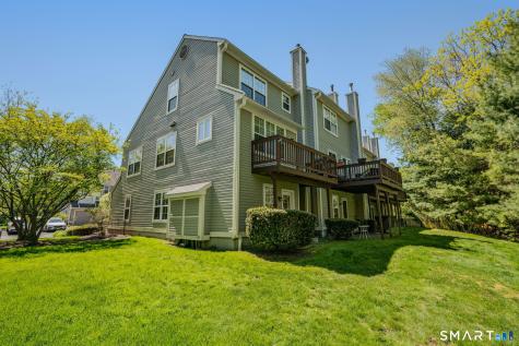 220 Algonquin Trail Trumbull CT 06611