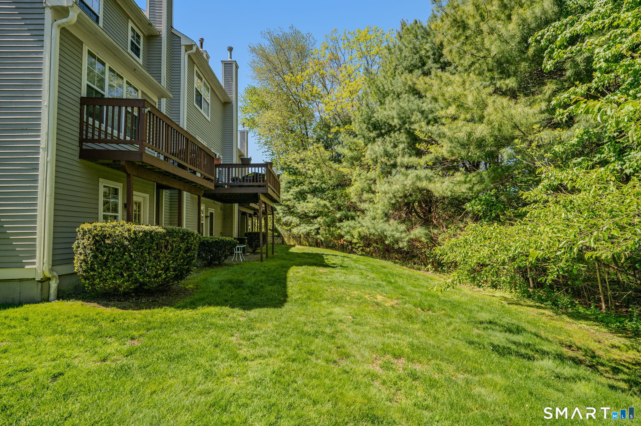 220 Algonquin Trail Trumbull CT 06611