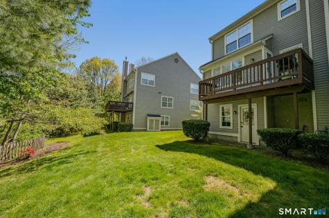 220 Algonquin Trail Trumbull CT 06611