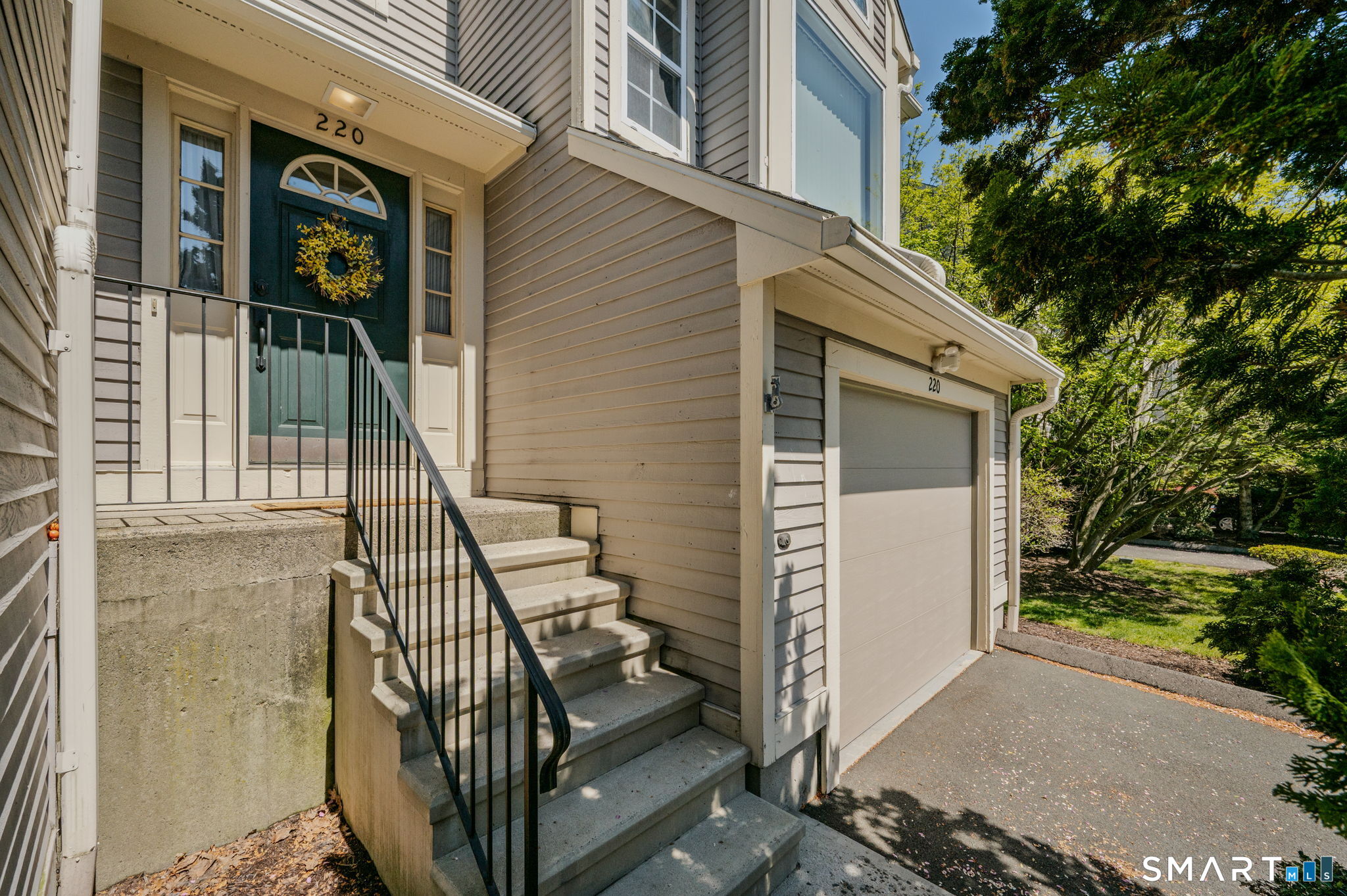 220 Algonquin Trail Trumbull CT 06611