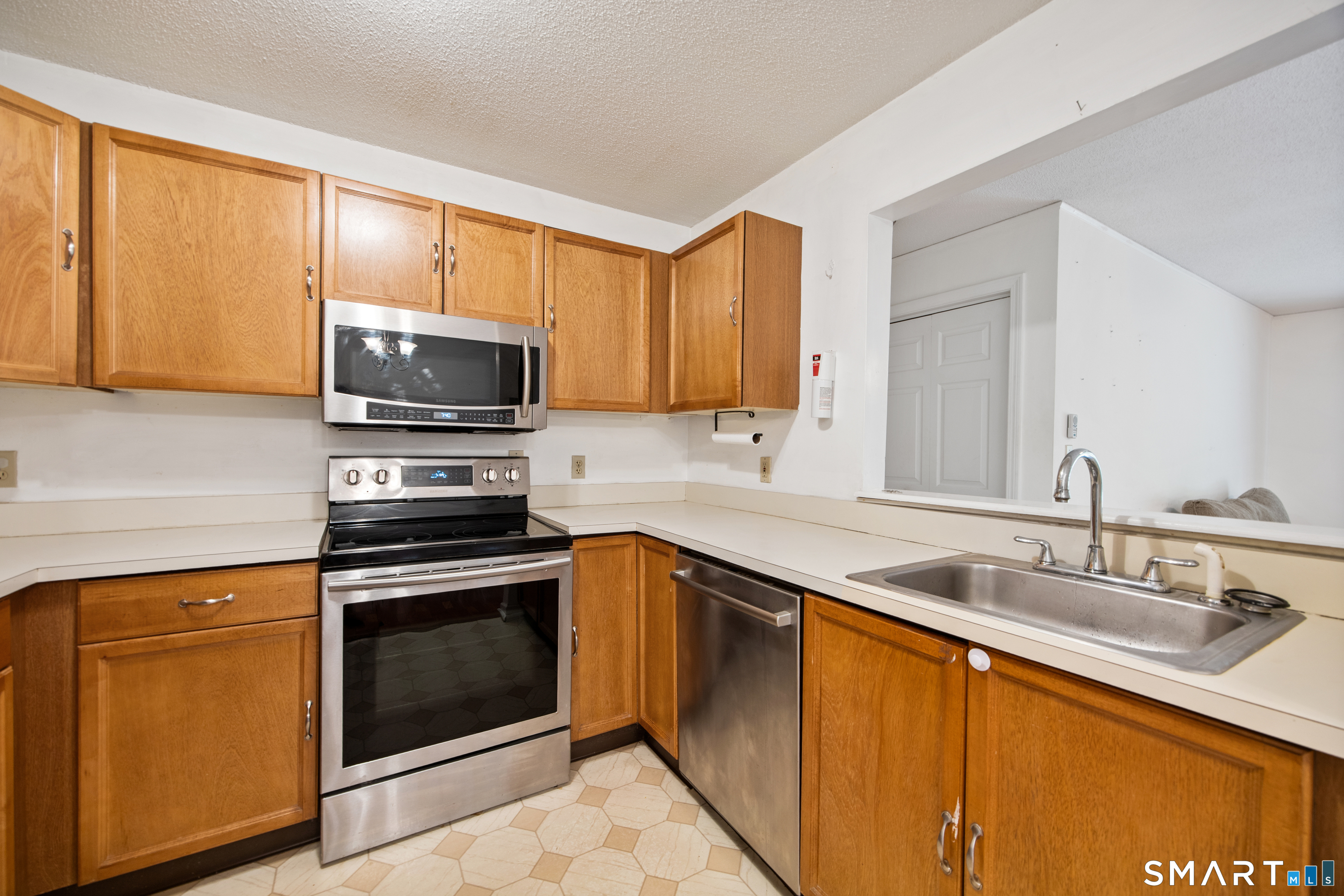 30 Rockledge Loop Torrington CT 06790
