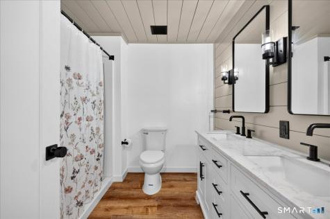 576 Shennecossett Road Groton CT 06340