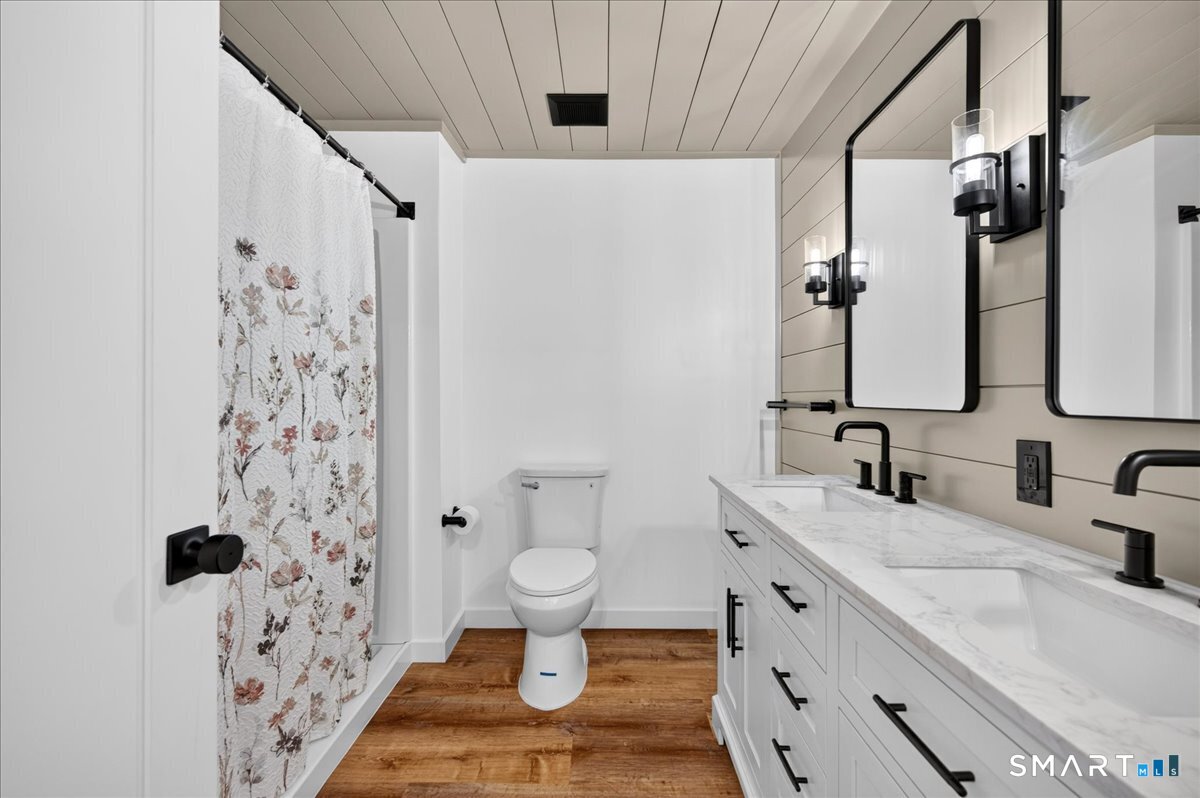 576 Shennecossett Road Groton CT 06340