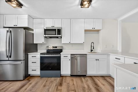 576 Shennecossett Road Groton CT 06340