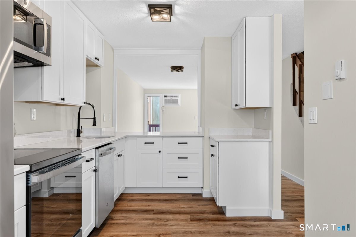 576 Shennecossett Road Groton CT 06340