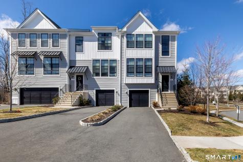 1 Brentwood Circle Danbury CT 06810
