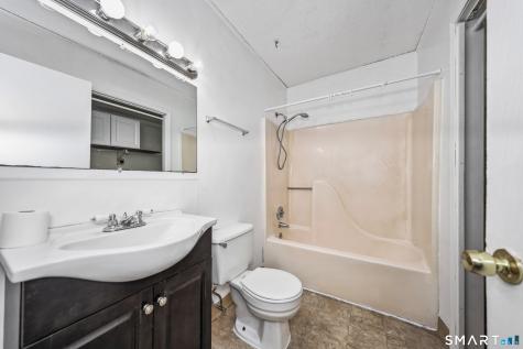 909 Hamilton Avenue Waterbury CT 06706
