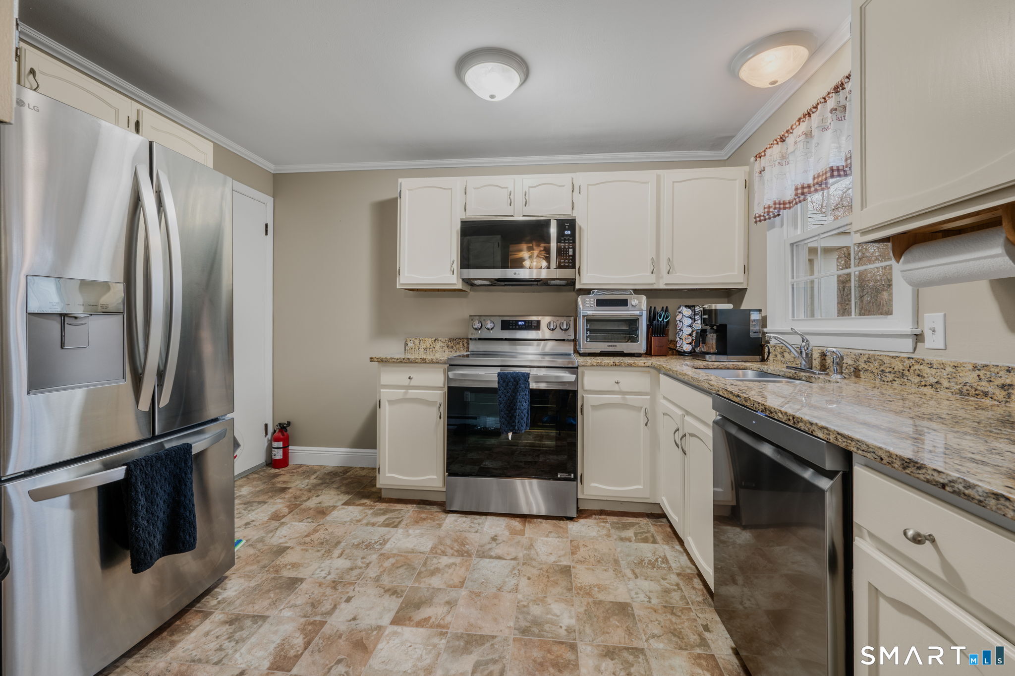 81 East Pattagansett Road East Lyme CT 06357