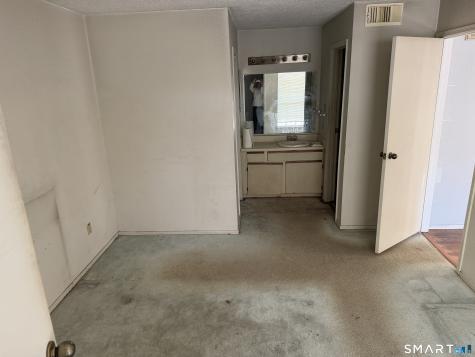 87 Leafwood Lane Groton CT 06340