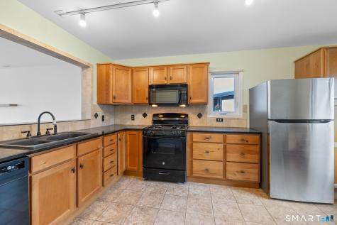 2 Mansfield Grove Road East Haven CT 06512