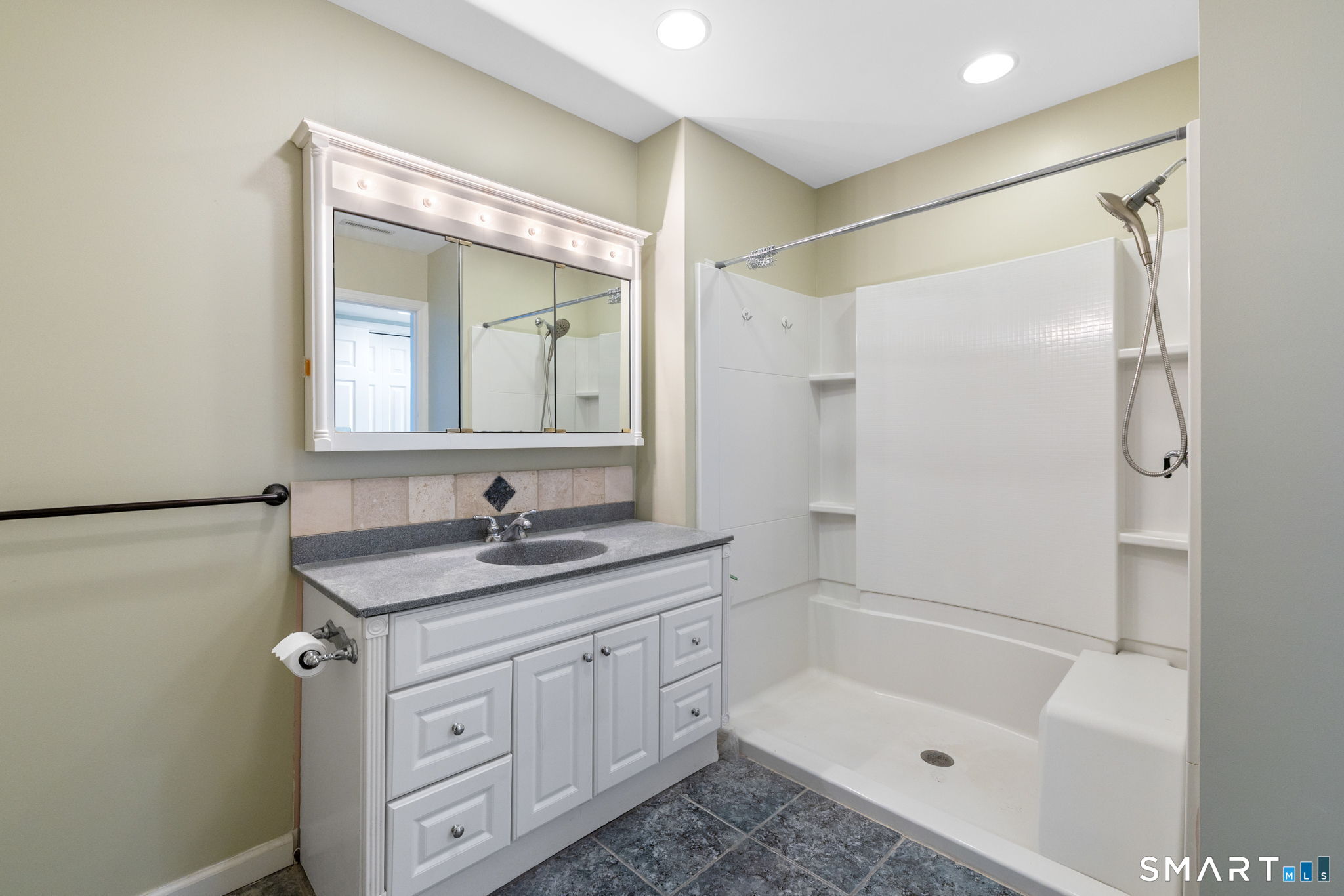 2 Mansfield Grove Road East Haven CT 06512