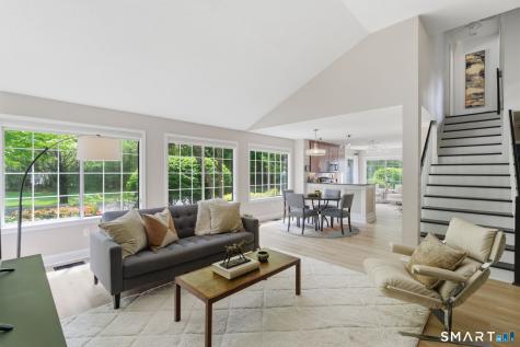 32 Southbridge Court Simsbury CT 06070