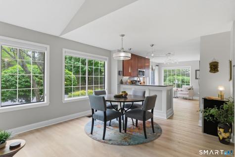 32 Southbridge Court Simsbury CT 06070