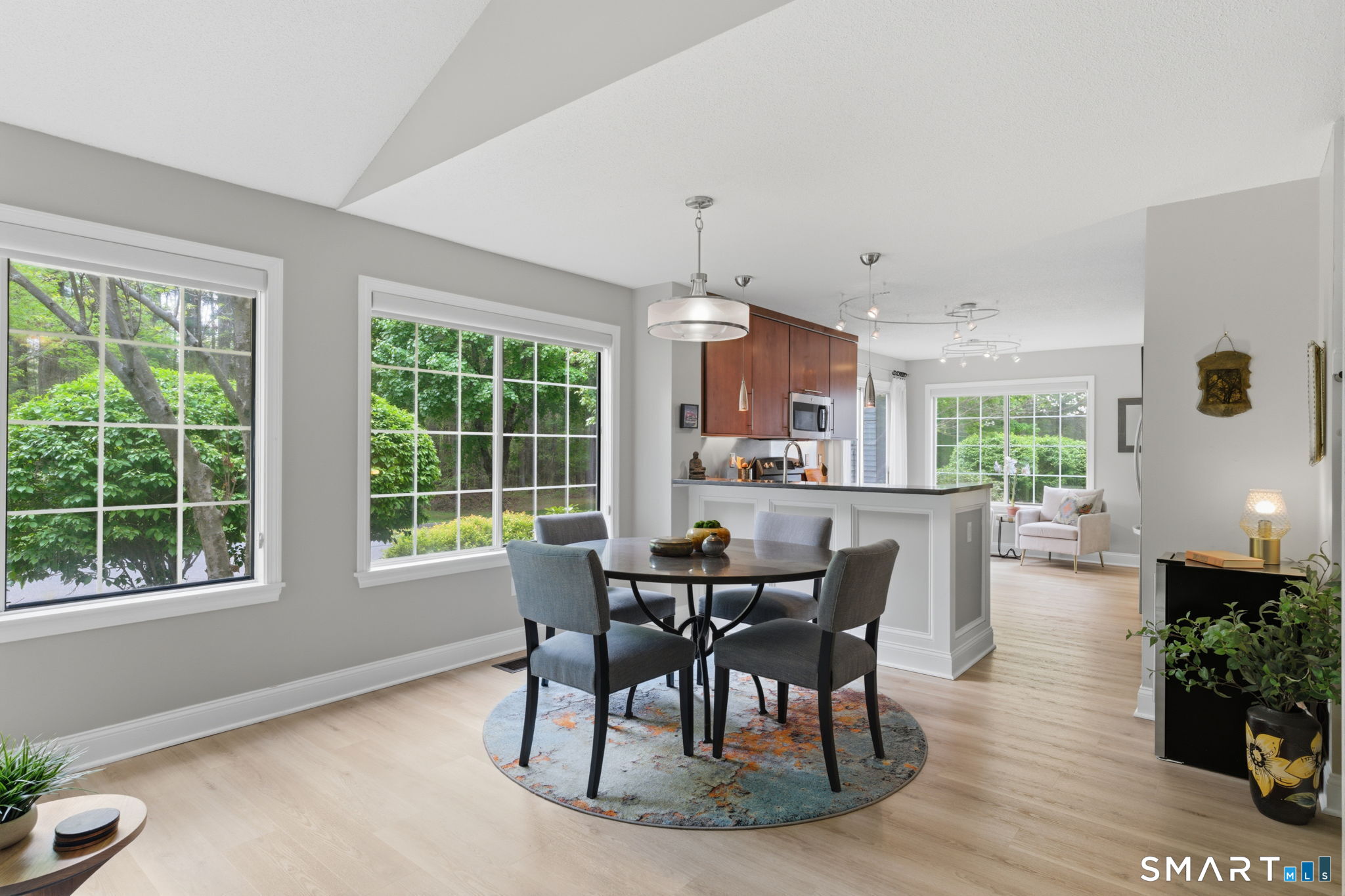 32 Southbridge Court Simsbury CT 06070